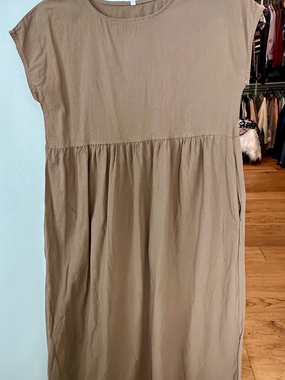 Casual Loose-Fit Midi Dress in Taupe